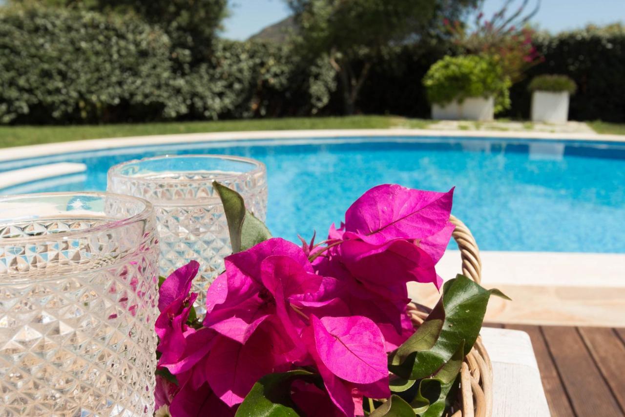 Villa Bougainvillea Con Piscina E Giardino Privato A Pochi Passi Dal Mare Кастиадас Экстерьер фото